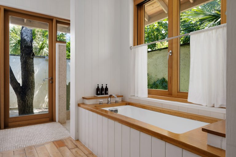 Luxury Villa Beach Front Lucky House, 3 bedrooms in Parrot Cay luxury for sale For Super Rich