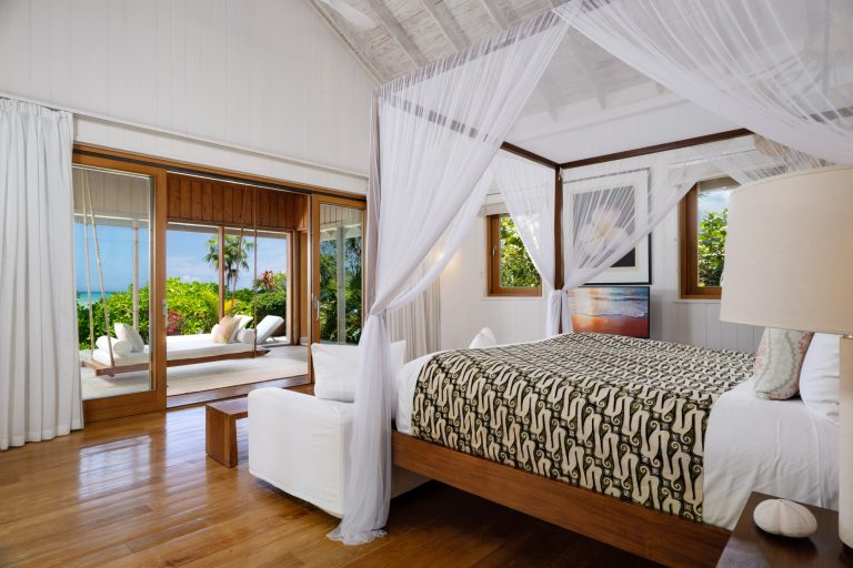 Luxury Villa Beach Front Lucky House, 3 bedrooms in Parrot Cay ultra luxury for sale For Super Rich