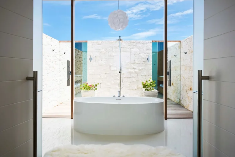 Architectural Villa Sea View 50 PRINCE OF WALES DRIVE, 7 bedrooms in Leeward - Providenciales prix for sale For Super Rich