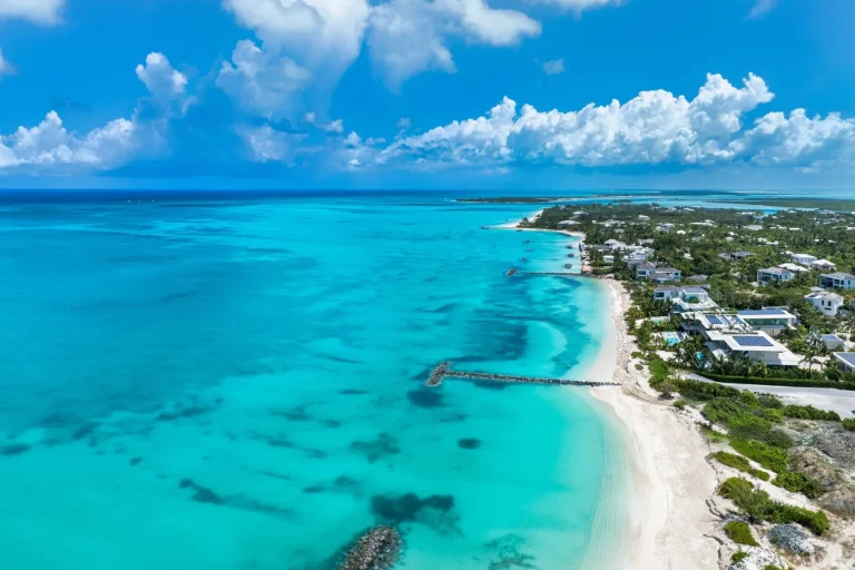 Luxury Villa 3 RESERVE Beachfront, 7 bedrooms in Grace Bay - Providenciales KDHQH6 for sale For Super Rich