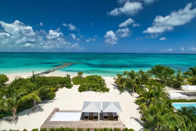 Luxury Villa 3 RESERVE Beachfront, 7 bedrooms in Grace Bay - Providenciales prix for sale For Super Rich