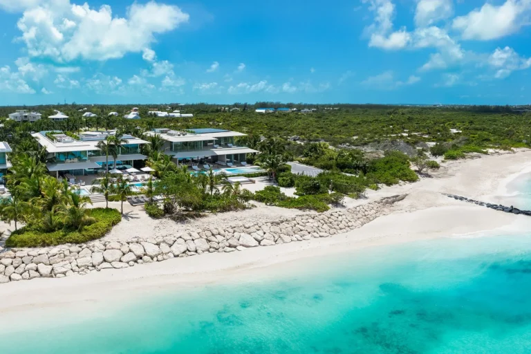 Luxury Villa 3 RESERVE Beachfront, 7 bedrooms in Grace Bay - Providenciales Used for sale For Super Rich