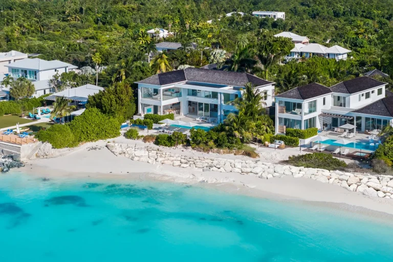 High-end Villa Beach Front 2 Beach Enclave, 7 bedrooms in Grace Bay - Providenciales Used for sale For Super Rich