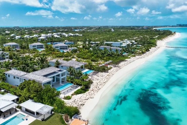 High-end Villa Beach Front 2 Beach Enclave, 7 bedrooms in Grace Bay - Providenciales 6ZZRMQ for sale For Super Rich