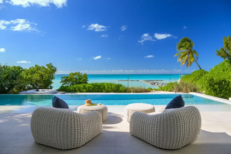 High-end Villa Beach Front 2 Beach Enclave, 7 bedrooms in Grace Bay - Providenciales luxury for sale For Super Rich