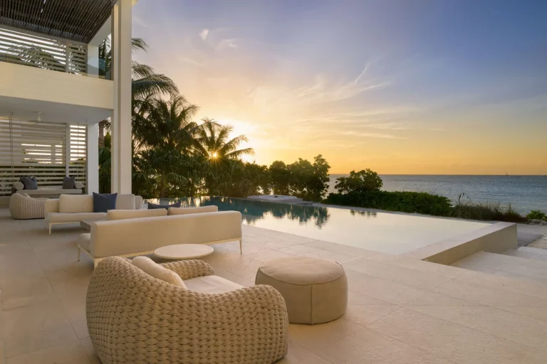 High-end Villa Beach Front 2 Beach Enclave, 7 bedrooms in Grace Bay - Providenciales image for sale For Super Rich