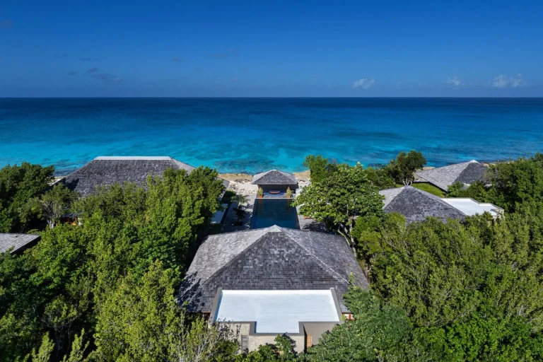 Luxury Villa 32 Amanyara Beachfront, 4 bedrooms in North West Point - Providenciales luxury for sale For Super Rich