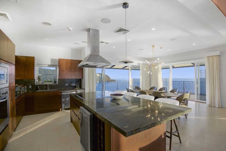 Luxury Penthouse Beach Front Panoramic View, 6 bedrooms in Jaco available for sale For Super Rich