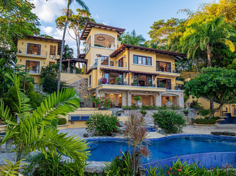Luxury Villa Panoramic View, 7 bedrooms in Dominical  for sale For Super Rich
