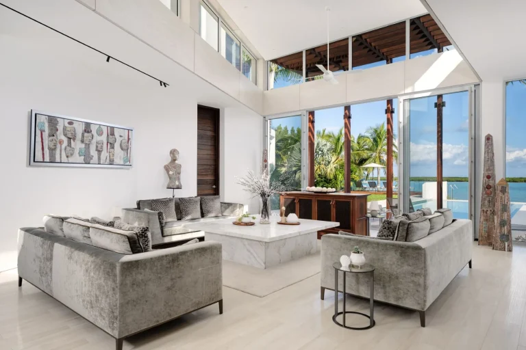 Luxury Villa Blue Cay Beach Estate 2 Beachfront, 6 bedrooms in Leeward - Providenciales property for sale For Super Rich