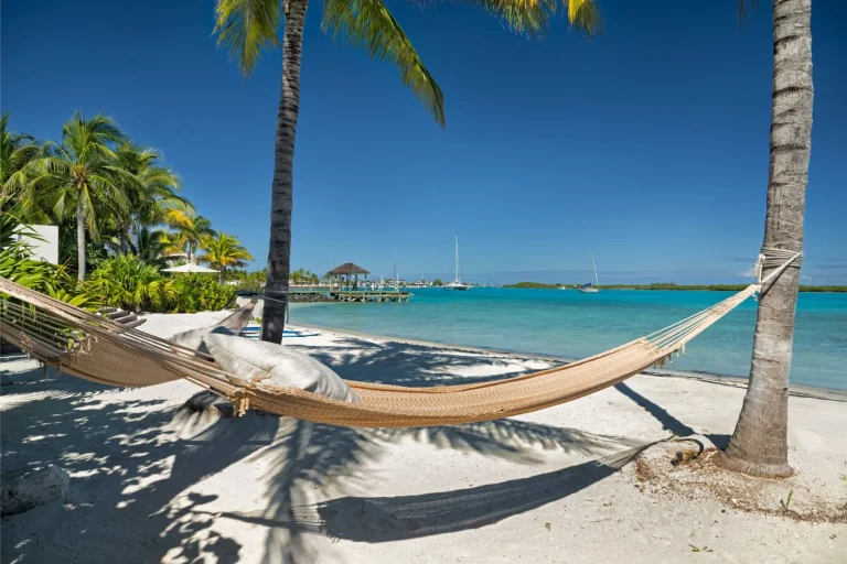 Luxury Villa Blue Cay Beach Estate 2 Beachfront, 6 bedrooms in Leeward - Providenciales prix for sale For Super Rich