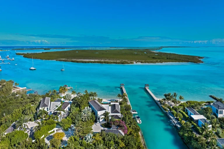 Luxury Villa Blue Cay Beach Estate 2 Beachfront, 6 bedrooms in Leeward - Providenciales photo for sale For Super Rich