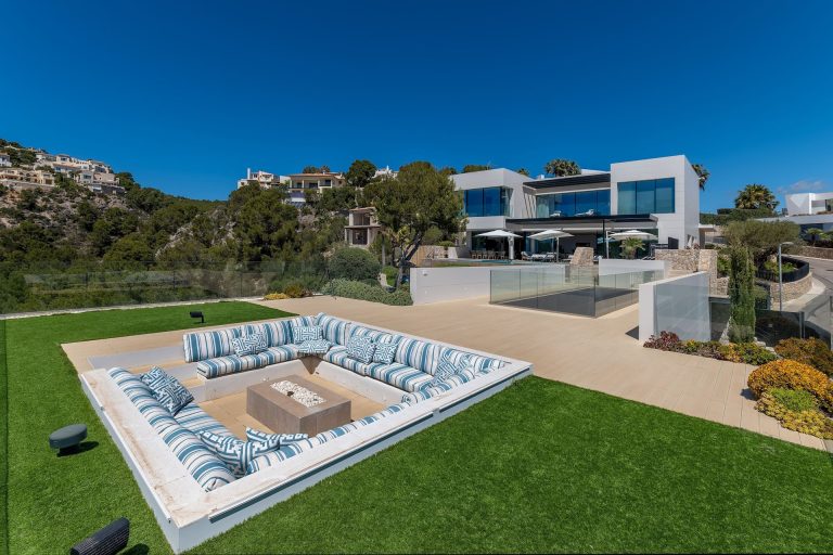 Luxury Villa Panoramic View Sea View, 12 bedrooms in Mallorca for sale For Super Rich