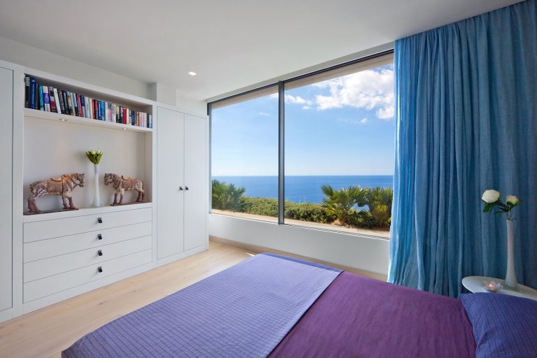 Luxury Villa Beach Front Panoramic View, 3 bedrooms in Mallorca value for sale For Super Rich
