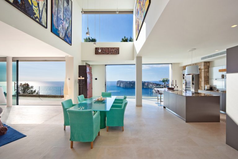 Luxury Villa Beach Front Panoramic View, 3 bedrooms in Mallorca Used for sale For Super Rich