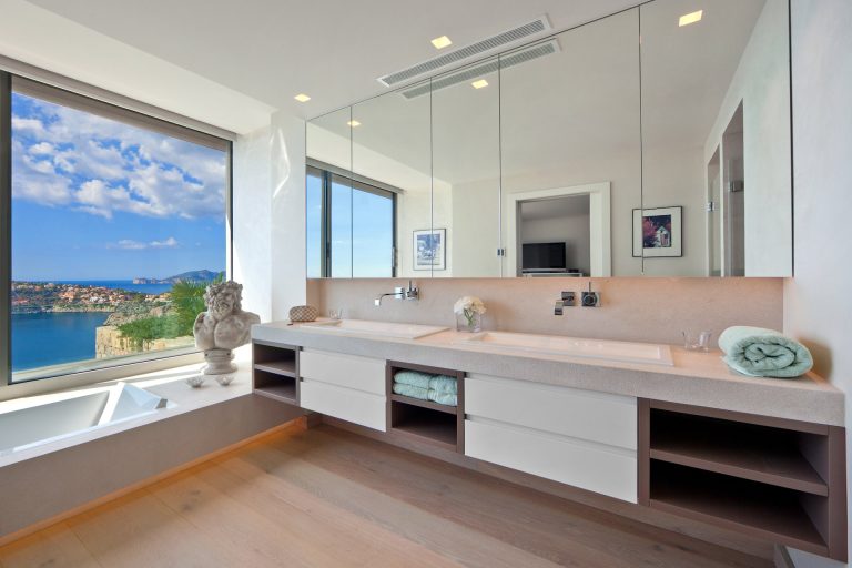 Luxury Villa Beach Front Panoramic View, 3 bedrooms in Mallorca property for sale For Super Rich