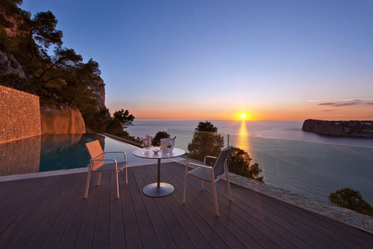 Luxury Villa Beach Front Panoramic View, 3 bedrooms in Mallorca luxury for sale For Super Rich