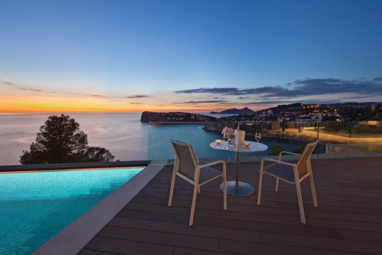 Luxury Villa Beach Front Panoramic View, 3 bedrooms in Mallorca ultra luxury for sale For Super Rich