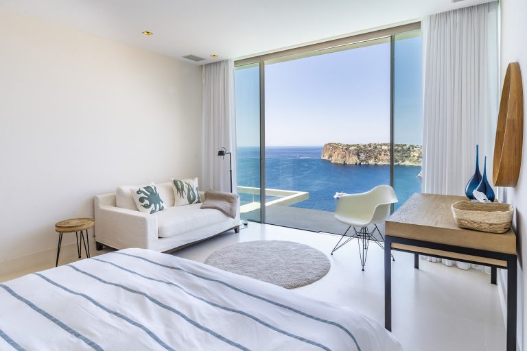 Luxury Villa Panoramic View pool with whirlpool, 5 bedrooms in Mallorca property for sale For Super Rich