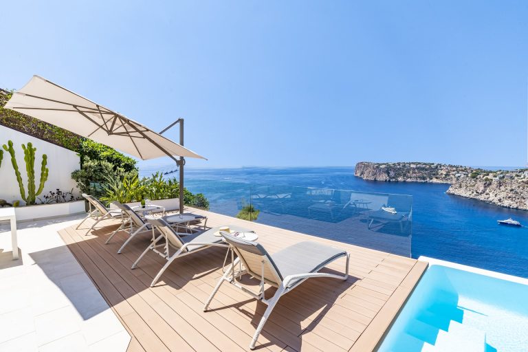 Luxury Villa Panoramic View pool with whirlpool, 5 bedrooms in Mallorca for sale For Super Rich