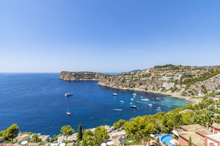 Luxury Villa Panoramic View pool with whirlpool, 5 bedrooms in Mallorca value for sale For Super Rich