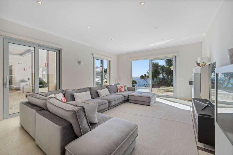 Architectural Villa Beach Front Sea View, 5 bedrooms in Mallorca 2246 for sale For Super Rich
