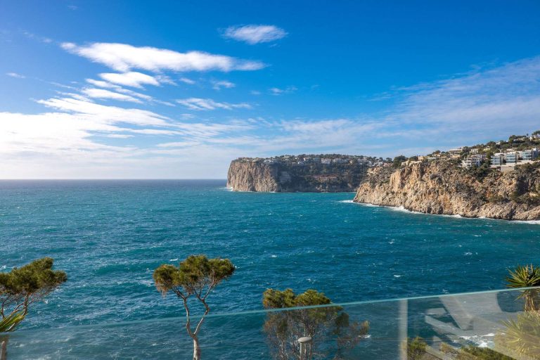 Architectural Villa Beach Front Sea View, 5 bedrooms in Mallorca Used for sale For Super Rich