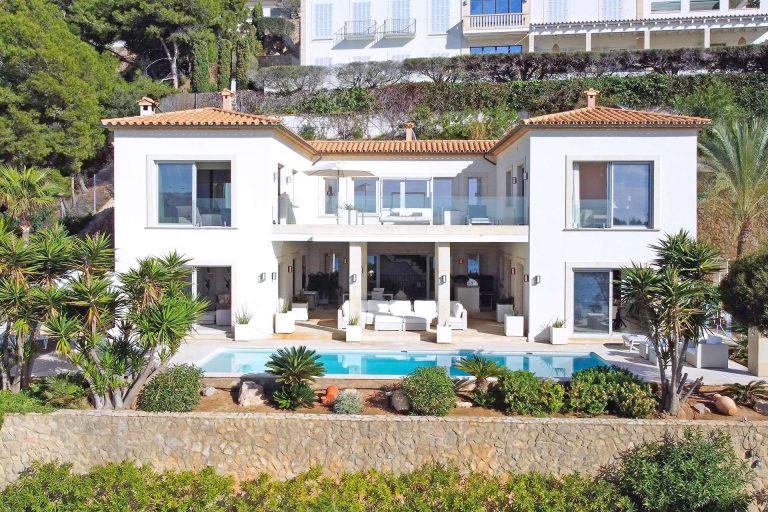 Architectural Villa Beach Front Sea View, 5 bedrooms in Mallorca for sale For Super Rich