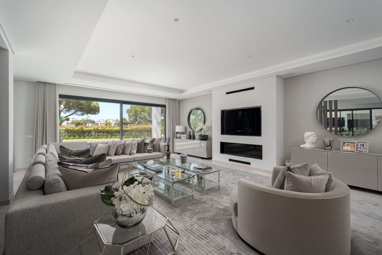 Luxury Villa Panoramic View Golf View, 4 bedrooms in Quinta do Lago New for sale For Super Rich