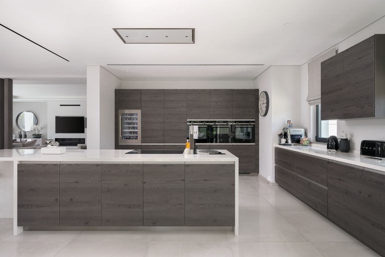 Luxury Villa Panoramic View Golf View, 4 bedrooms in Quinta do Lago available for sale For Super Rich