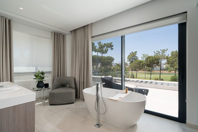 Luxury Villa Panoramic View Golf View, 4 bedrooms in Quinta do Lago value for sale For Super Rich