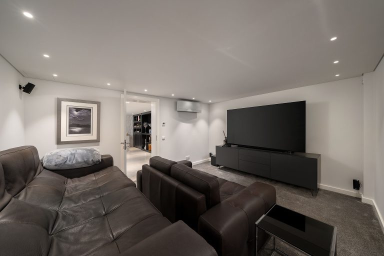 Luxury Villa Panoramic View Golf View, 4 bedrooms in Quinta do Lago luxury for sale For Super Rich