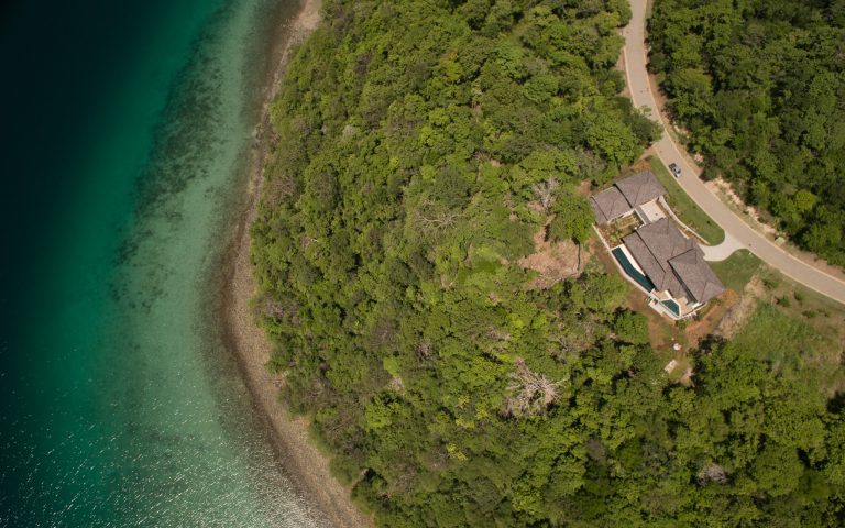 Luxury Villa oceanfront breathtaking panoramic views, 4 bedrooms in Peninsula Papagayo 77346 for sale For Super Rich