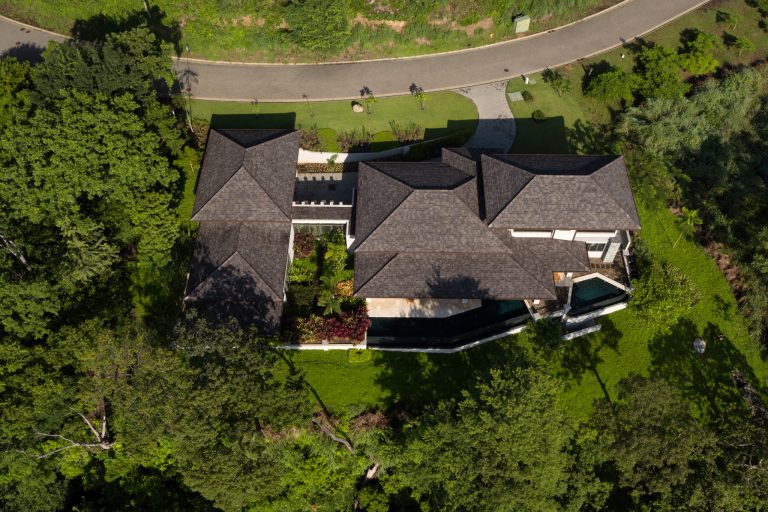 Luxury Villa oceanfront breathtaking panoramic views, 4 bedrooms in Peninsula Papagayo unique for sale For Super Rich