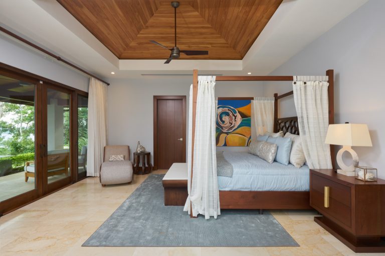 Luxury Villa oceanfront breathtaking panoramic views, 4 bedrooms in Peninsula Papagayo real estate for sale For Super Rich