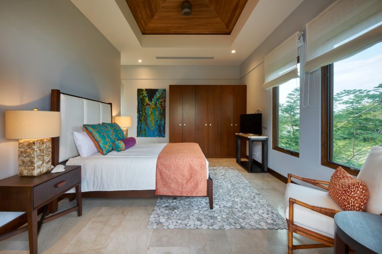 Luxury Villa oceanfront breathtaking panoramic views, 4 bedrooms in Peninsula Papagayo expensive for sale For Super Rich