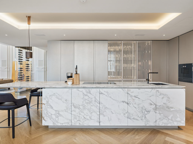 Luxury Apartment Panoramic View, 3 bedrooms in Vienna available for sale For Super Rich