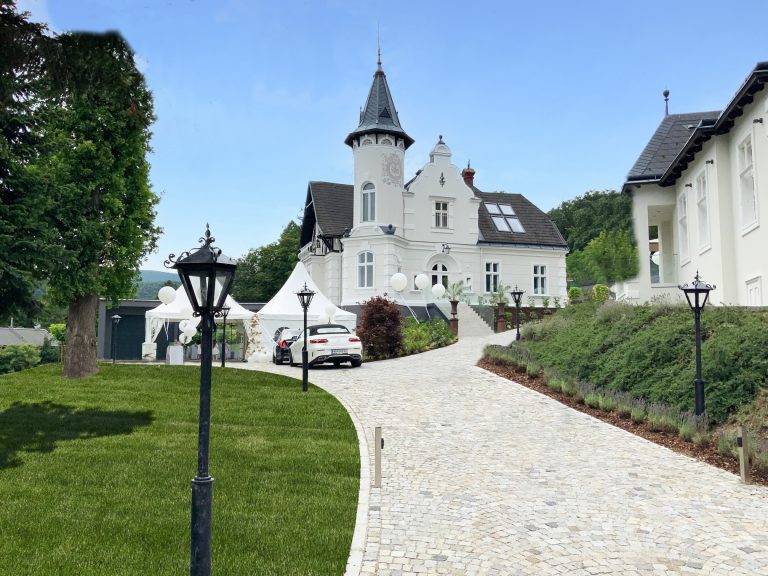 Luxury Villa Mountain View, 4 bedrooms in Hinterbrühl for sale For Super Rich