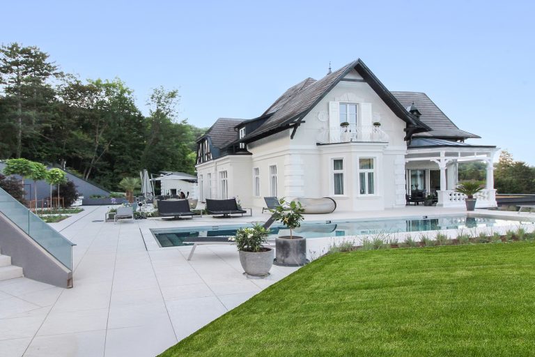 Luxury Villa Mountain View, 4 bedrooms in Hinterbrühl search for sale For Super Rich