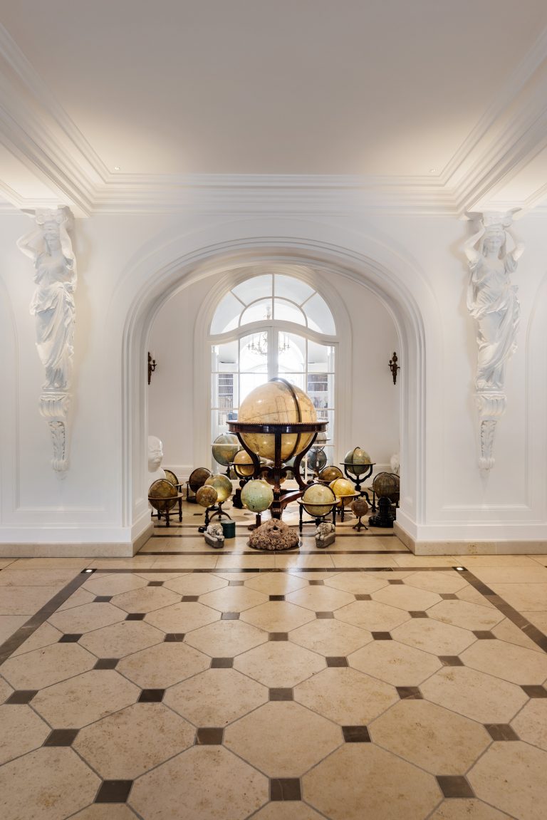 Luxury Castle Panoramic View, 21 bedrooms in Vienna 1771 for sale For Super Rich