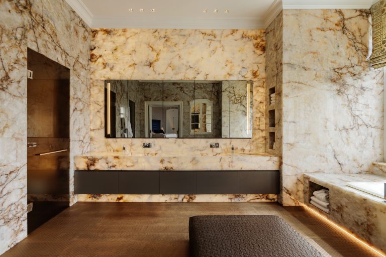 Luxury Castle Panoramic View, 21 bedrooms in Vienna buy for sale For Super Rich