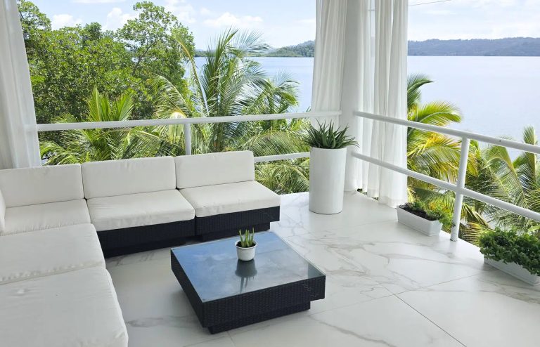 Luxury Villa Panoramic View Sea View, 4 bedrooms in Isla Pastor, Valle de Agua, Bocas del Toro available for sale For Super Rich