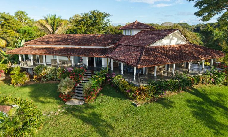 Country Villa Beach Front, panoramic Pacific Ocean views, 6 bedrooms in Boca Brava Island, Boca Chica, Chiriquí buy for sale For Super Rich