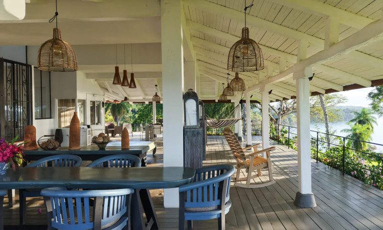 Country Villa Beach Front, panoramic Pacific Ocean views, 6 bedrooms in Boca Brava Island, Boca Chica, Chiriquí best for sale For Super Rich