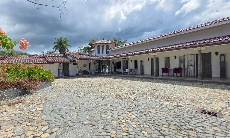 Country Villa Beach Front, panoramic Pacific Ocean views, 6 bedrooms in Boca Brava Island, Boca Chica, Chiriquí Classified ads for sale For Super Rich