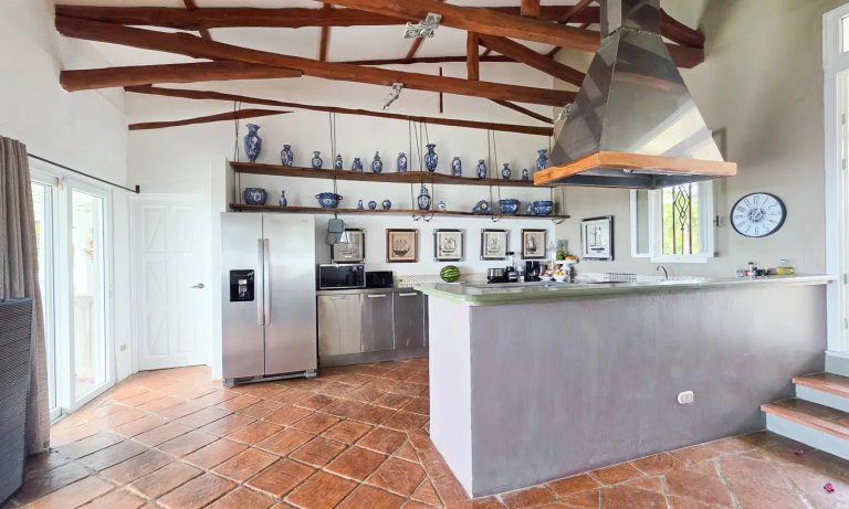 Country Villa Beach Front, panoramic Pacific Ocean views, 6 bedrooms in Boca Brava Island, Boca Chica, Chiriquí top for sale For Super Rich