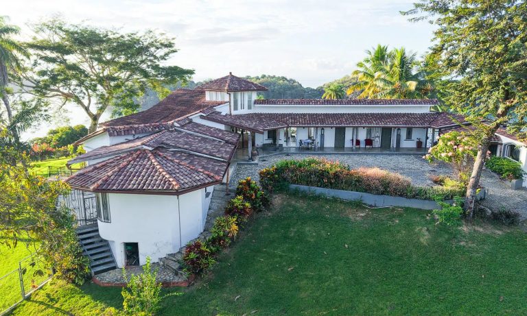 Country Villa Beach Front, panoramic Pacific Ocean views, 6 bedrooms in Boca Brava Island, Boca Chica, Chiriquí ads for sale For Super Rich