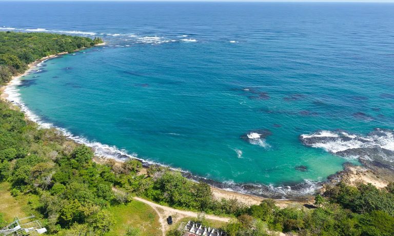Oceanfront Wilderness Land/Plots Beach Front Sea View, ---- bedrooms in Bluff–Drago, Isla Colón, Bocas del Toro deal for sale For Super Rich