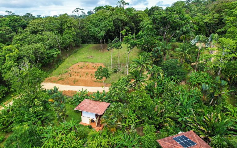 Colonial Tropical Retreat Hotel Beach Front Sea View, 10 bedrooms in Bluff Beach, Isla Colón, Bocas del Toro real estate for sale For Super Rich
