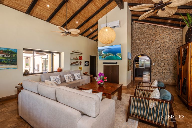 Luxury Villa Beach Front, 6 bedrooms in Playa Flamingo, Guanacaste top for sale For Super Rich